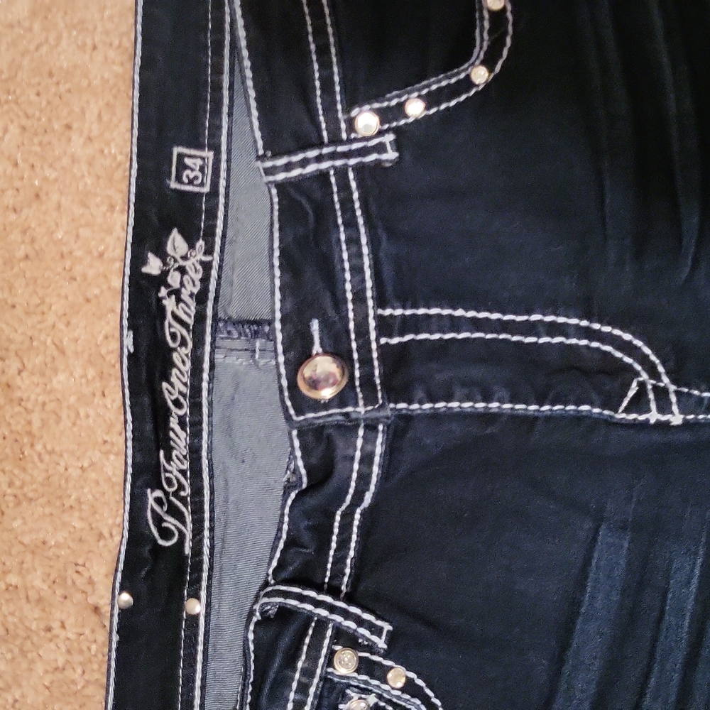 Classic Blue Jeans with Contrast Stitching